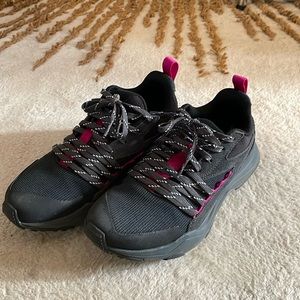 The North Face running shoes Excellent condition